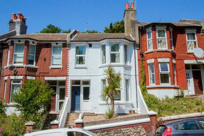 2 Bedroom Flat To Rent In Bear Road, BN2