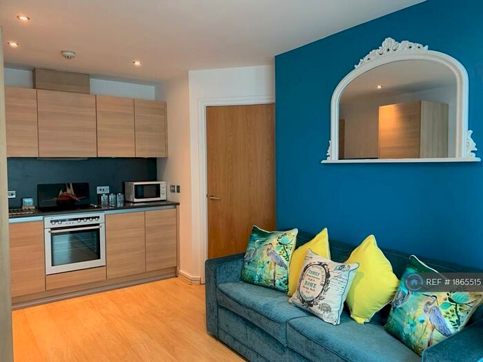 2 Bedroom Flat To Rent In St Martins Gate, Birmingham, B2