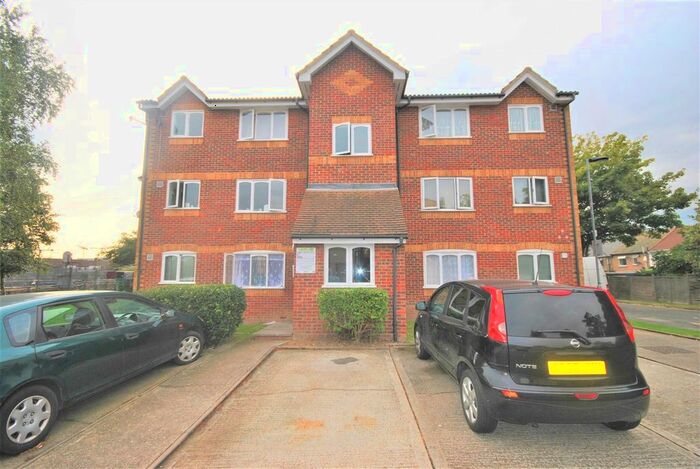 1 Bedroom Flat To Rent In Greenslade Road, Barking, IG11