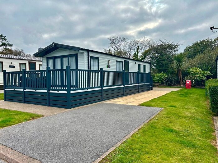 2 Bedroom Park Home For Sale In Halt Road, Goonhavern, Truro, TR4