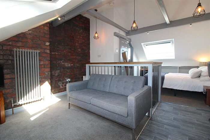1 Bedroom Flat To Rent In Woodlands Avenue, Stanningley, Pudsey, LS28