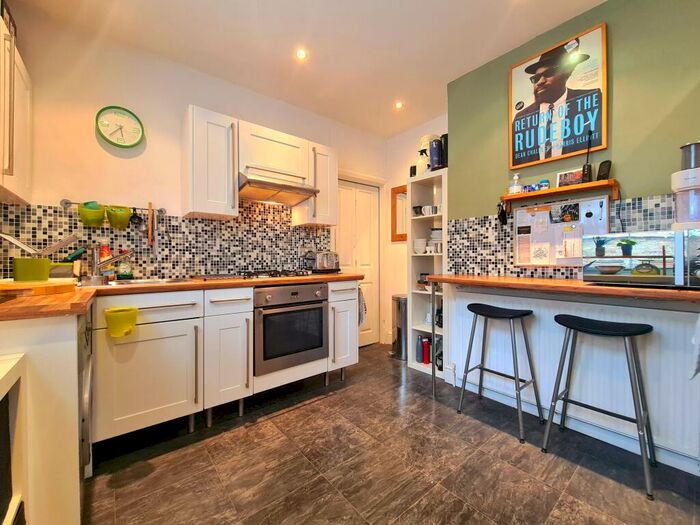 2 Bedroom Maisonette To Rent In Morgan Road, Bromley, BR1