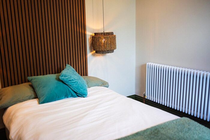 5 Bedroom Semi-Detached House To Rent In Lowes Barn Bank, Durham, DH1