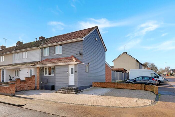 2 Bedroom End Of Terrace House For Sale In Quilters Straight, Basildon, Essex, SS14