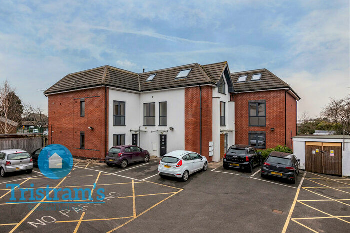 2 Bedroom Apartment To Rent In Flat, Park View Court, West Bridgford, NG2