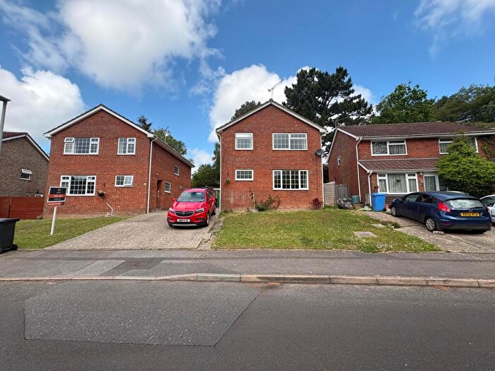 4 Bedroom Detached House To Rent In Lytchett Drive, Broadstone, BH18