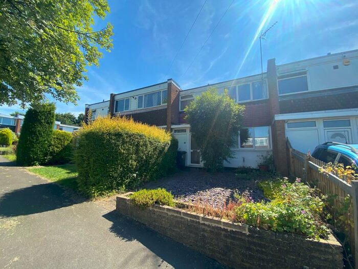 3 Bedroom House To Rent In Reyde Close, Webheath, B97