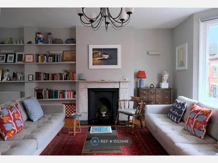 4 Bedroom Flat To Rent In St. Johns Road, Richmond, TW9