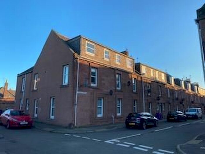 3 Bedroom Flat To Rent In Russell Street, Arbroath DD11