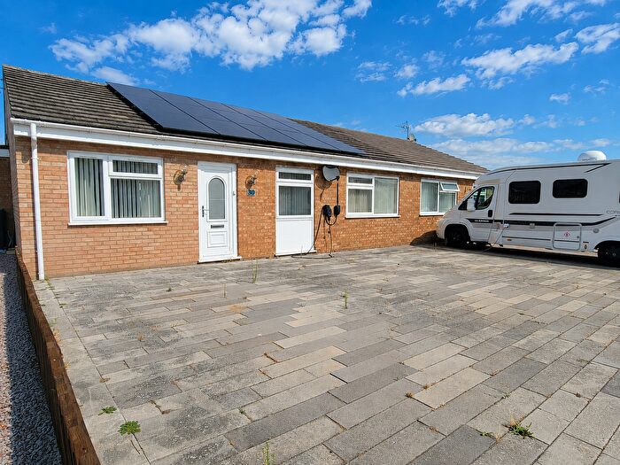 4 Bedroom Semi-Detached Bungalow For Sale In Chapel Field, Bramford, Ipswich, Suffolk, IP8