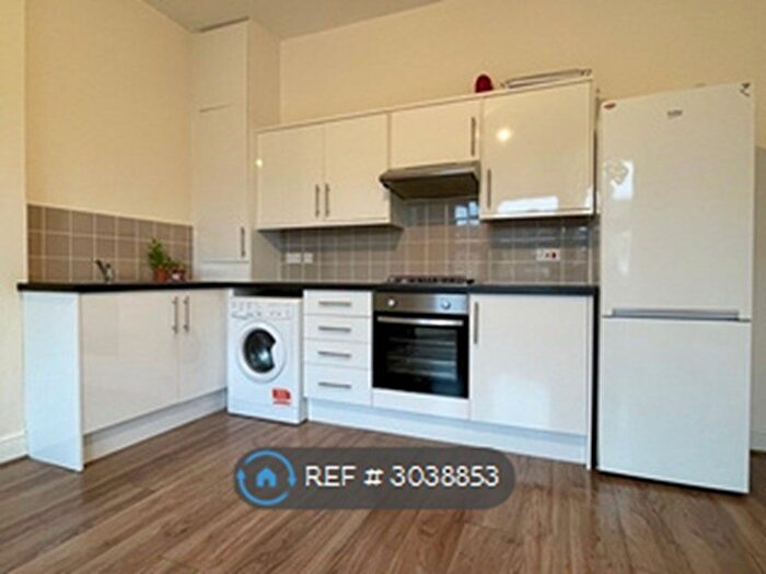 3 Bedroom Maisonette To Rent In Fairlop Road, London, E11