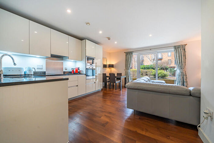 2 Bedroom Apartment For Sale In Dowding Drive, Eltham, SE9