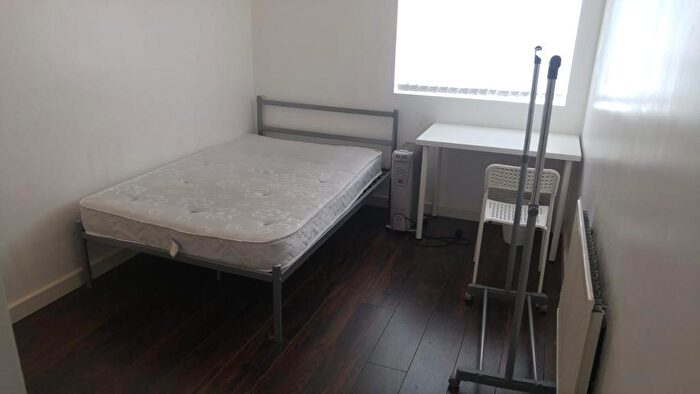 6 Bedroom Terraced House To Rent In Carbis Road, Limehouse, London, E14