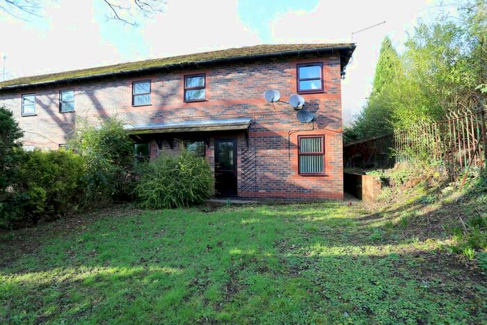 1 Bedroom Flat To Rent In Rogerstone Avenue, Penkhull, ST4