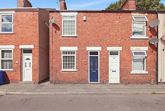 2 Bedroom Terraced House For Sale In New Hall Road, Chesterfield, S40