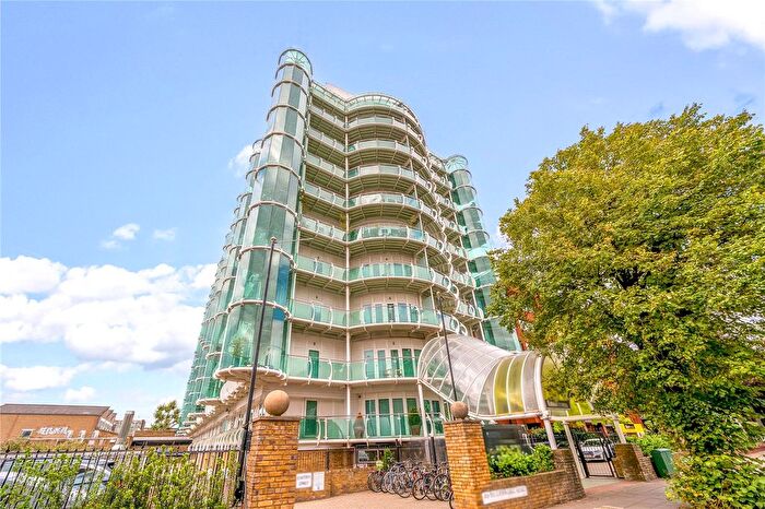 2 Bedroom Flat For Sale In Uxbridge Road, London, W5