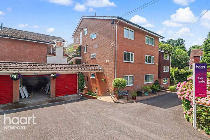3 Bedroom Maisonette For Sale In Stow Park Crescent, Newport, NP20