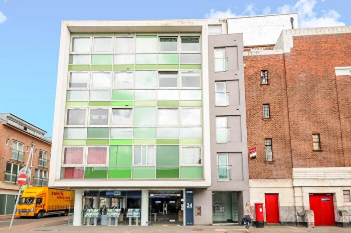 1 Bedroom Flat To Rent In Richmond Road, Kingston Upon Thames, KT2