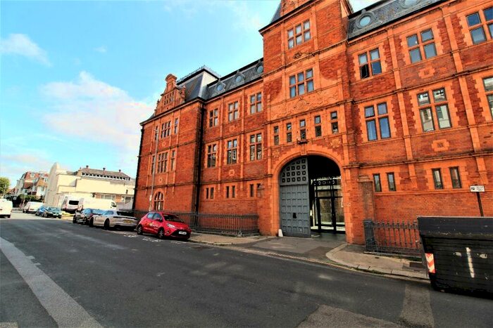 2 Bedroom Flat To Rent In Holland Road, Hove, BN3