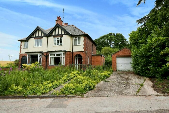 3 Bedroom Semi-Detached House For Sale In Netherfield Lane, Meden Vale, Mansfield, NG20