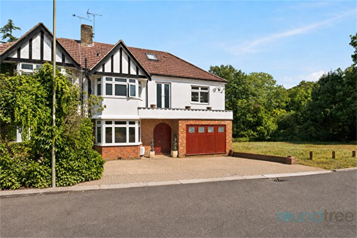 5 Bedroom House For Sale In Holders Hill Gardens, London, NW4