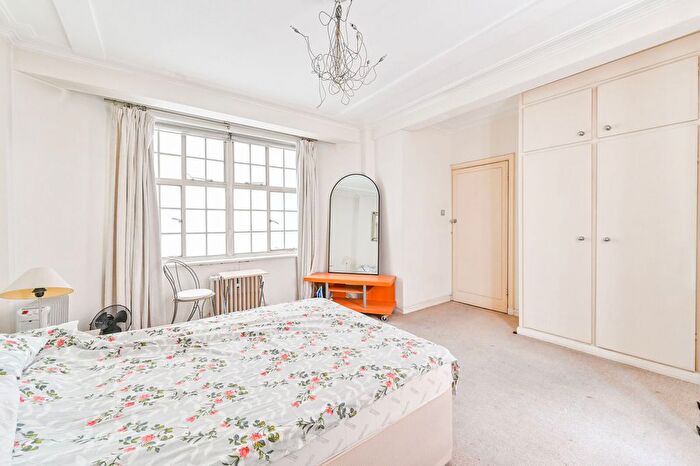 Studio For Sale In Spring Street, Paddington, London, W2