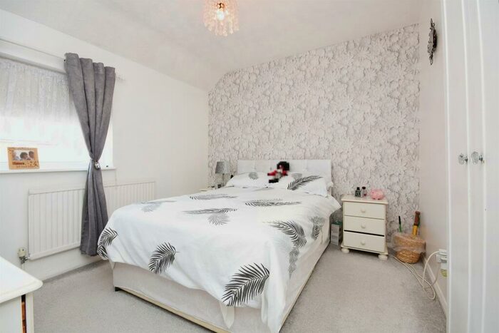 3 Bedroom Terraced House For Sale In Appleby Drive, Romford, RM3