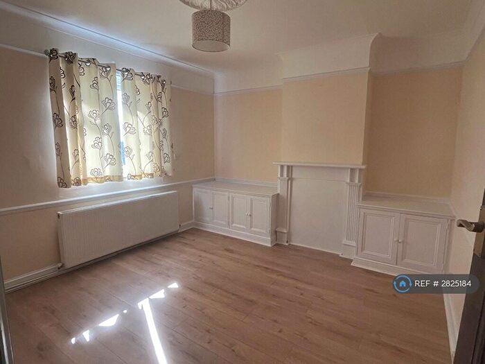 1 Bedroom Flat To Rent In Southover, Bromley, BR1
