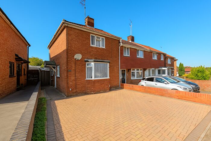 3 Bedroom End Of Terrace House To Rent In Dorrit Way, Rochester, ME1