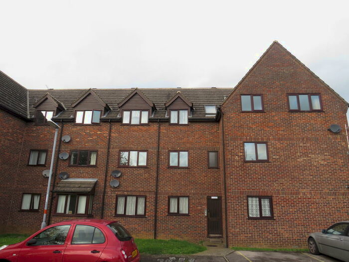 1 Bedroom Flat To Rent In Oliver Close, Rushden, NN10