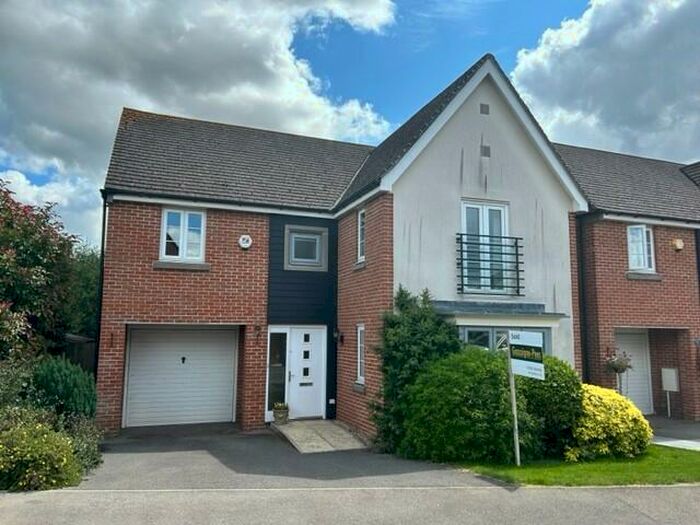 4 Bedroom House To Rent In Cleeve Road, Marnel Park, RG24