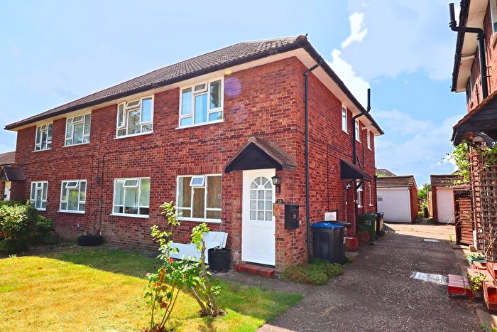 2 Bedroom Maisonette To Rent In Shrewsbury Close, Surbiton, KT6