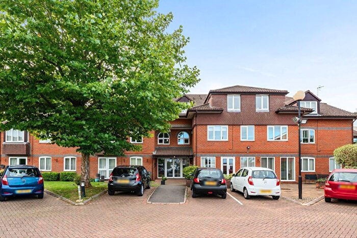 1 Bedroom Flat For Sale In Herne Court, Richfield Road, Bushey, WD23