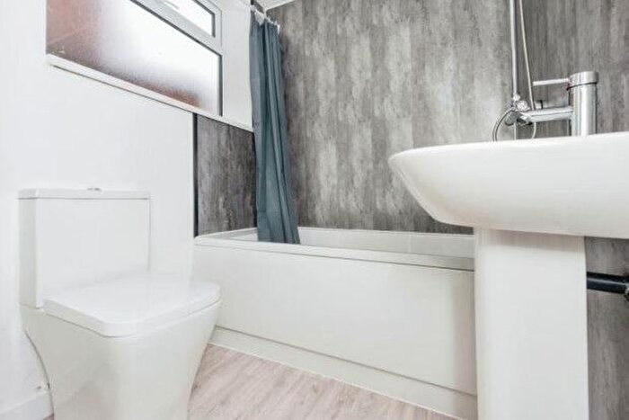 2 Bedroom End Of Terrace House To Rent In Dane Road, Sale, M33