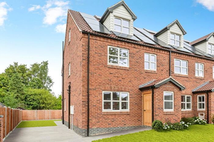 4 Bedroom Semi-Detached House For Sale In West Street, West Butterwick, Scunthorpe, DN17
