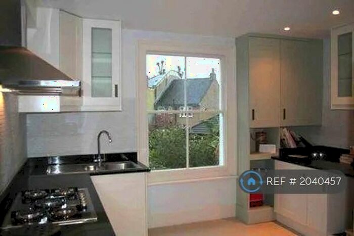 3 Bedroom Flat To Rent In Wickham Road, London, SE4