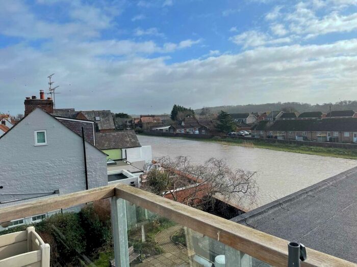 3 Bedroom Town House To Rent In Arun Street, Arundel, BN18