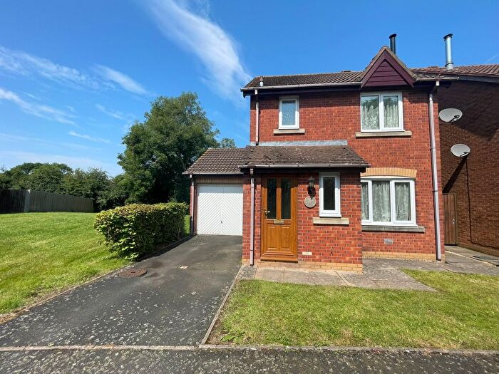 2 Bedroom Detached House For Sale In Field Gate Lane, Fenny Compton, CV47