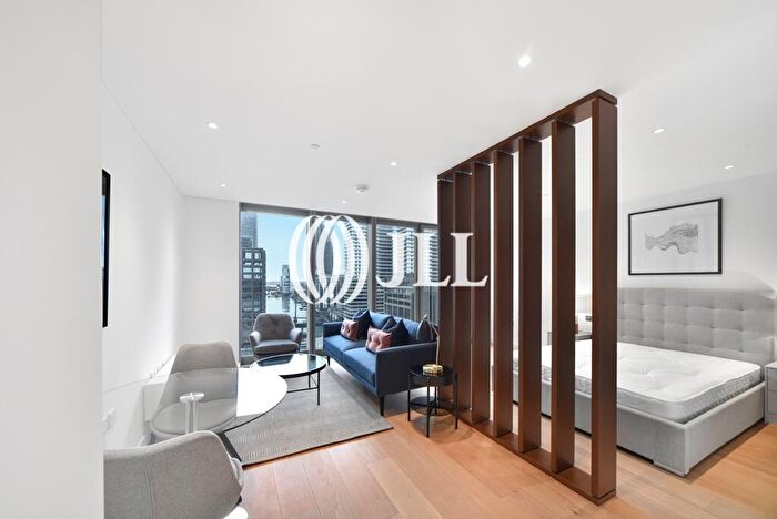 Flat To Rent In Landmark Pinnacle, Marsh Wall, E14