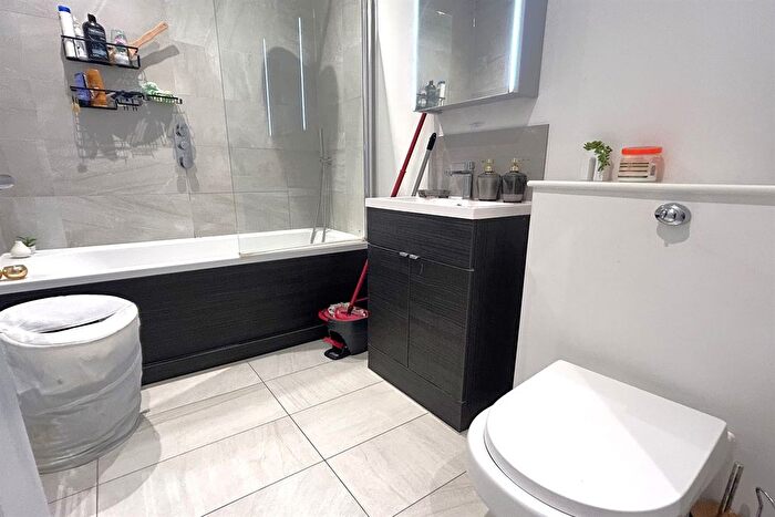 2 Bedroom Flat To Rent In Circa Apartments, Harlington, UB3
