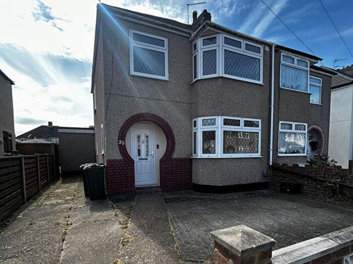 3 Bedroom Property To Rent In James Road, Crayford, Dartford, DA1