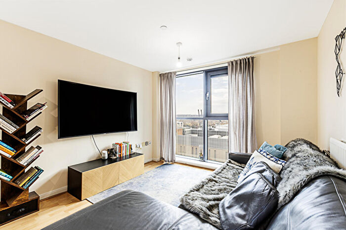 1 Bedroom Flat To Rent In Millharbour, London, E14
