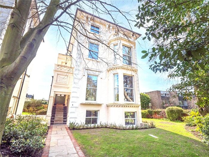 1 Bedroom Apartment For Sale In Oak Hill, Kingston, KT6