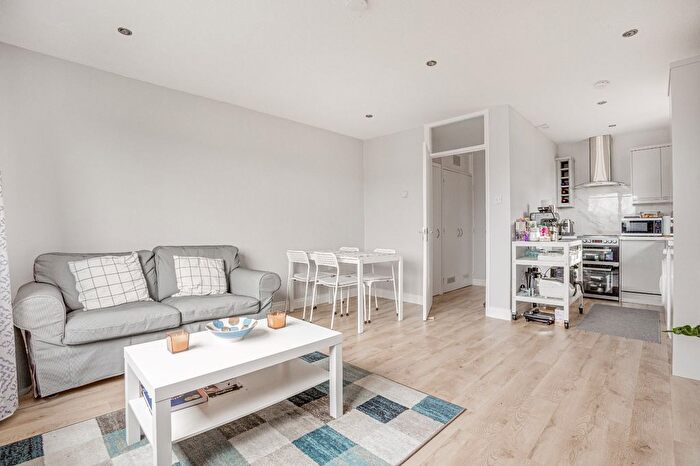 1 Bedroom Flat To Rent In Rusham Road, Clapham South, SW12