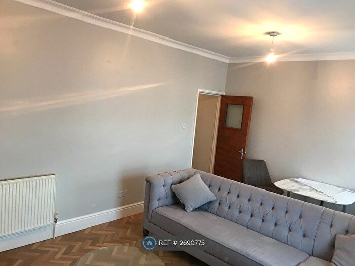 1 Bedroom Flat To Rent In Corporation Road, Newport, NP19