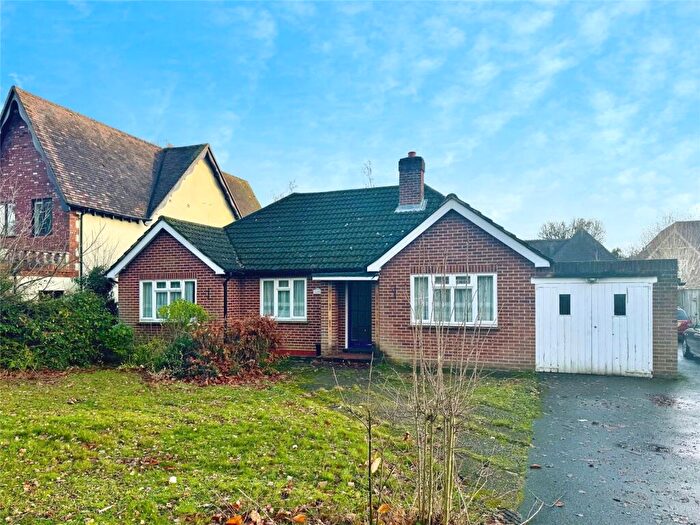 4 Bedroom Apartment For Sale In Chestnut Avenue, Wokingham, Berkshire, RG41