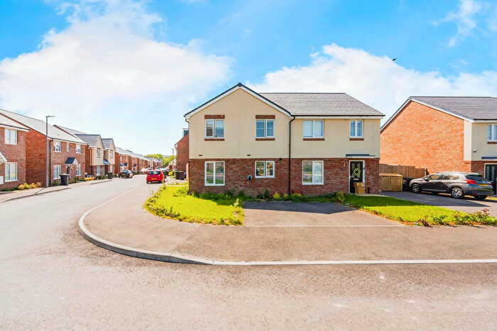 3 Bedroom Detached House To Rent In Lynchets Road, Luton, LU2