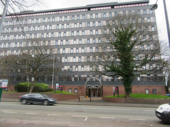 2 Bedroom Flat To Rent In Seymour Grove, Old Trafford, Manchester., M16