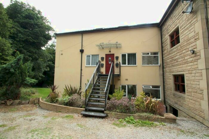 2 Bedroom Flat To Rent In Woodleigh Hall Mews, Rawdon, Leeds, West Yorkshire, Uk, LS19