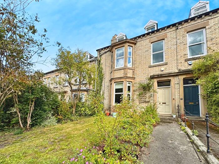 5 Bedroom Terraced House For Sale In Wallace Terrace, Ryton, NE40